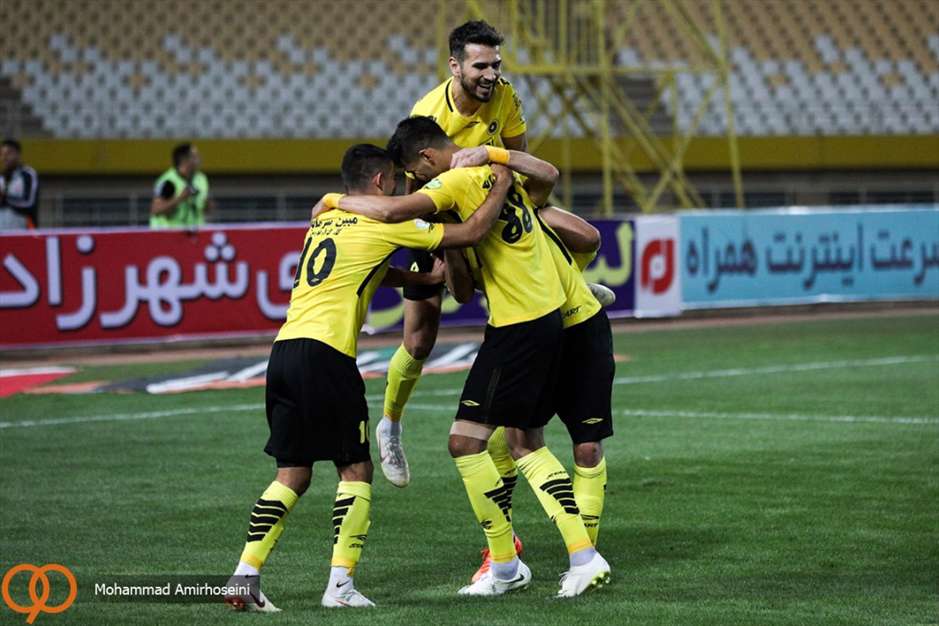  بازی فوتبال سپاهان و نساجی مازندران