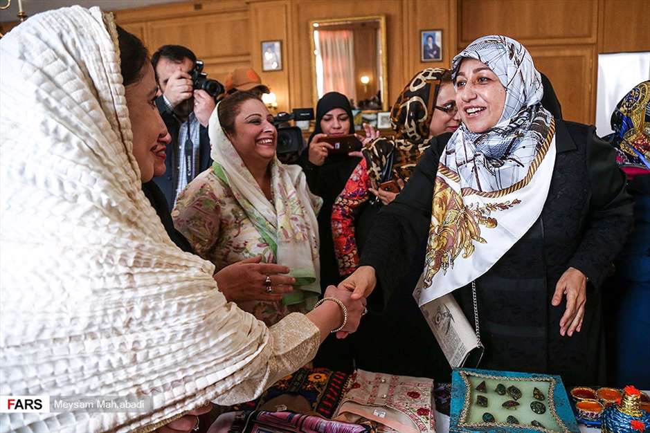 جشنواره غذا و صنایع دستی همسران دیپلمات‎ها