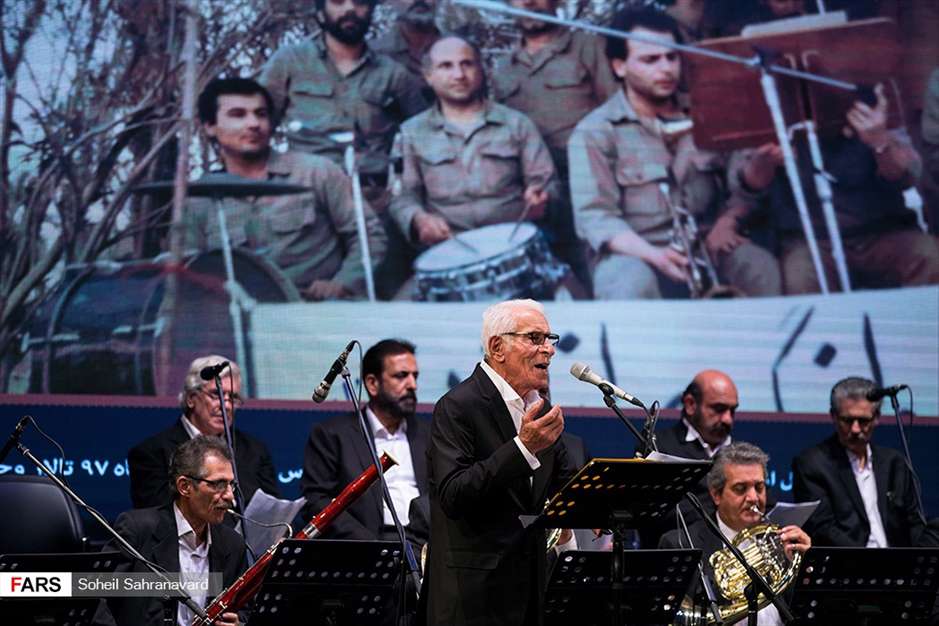 تجلیل از نوازندگان سازهای خاکی