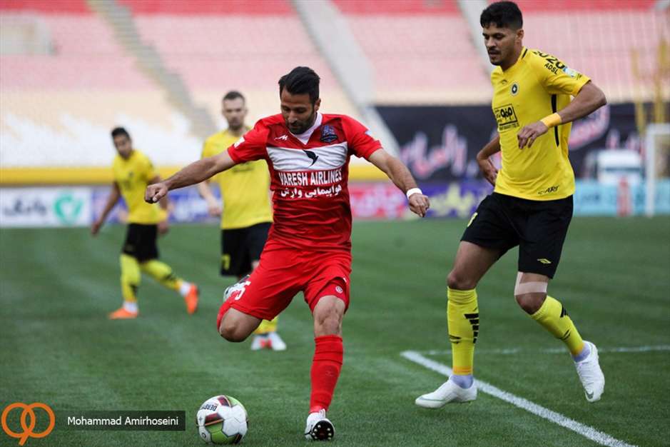  بازی فوتبال سپاهان و نساجی مازندران