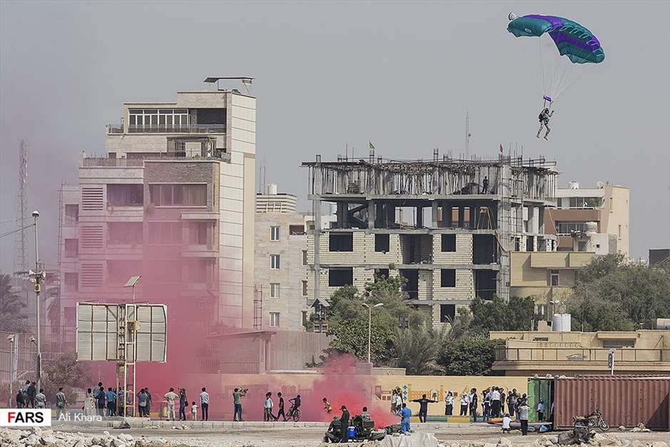 رژه بزرگ دریایی ارتش و سپاه در خلیج فارس