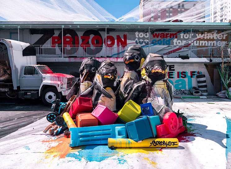 تبدیل زباله‌های ساحل به حیوانات غول‌پیکر! 