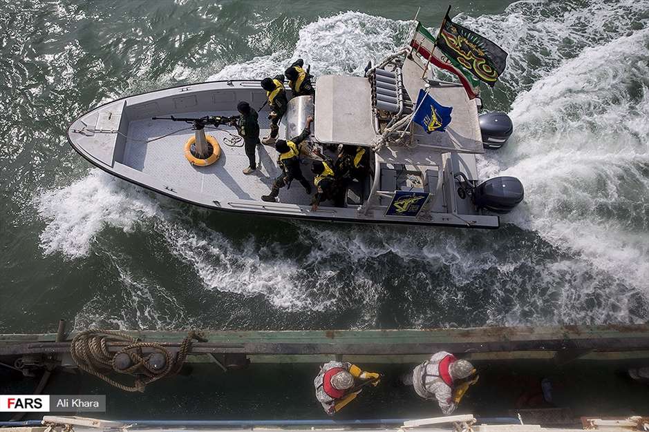 رژه بزرگ دریایی ارتش و سپاه در خلیج فارس
