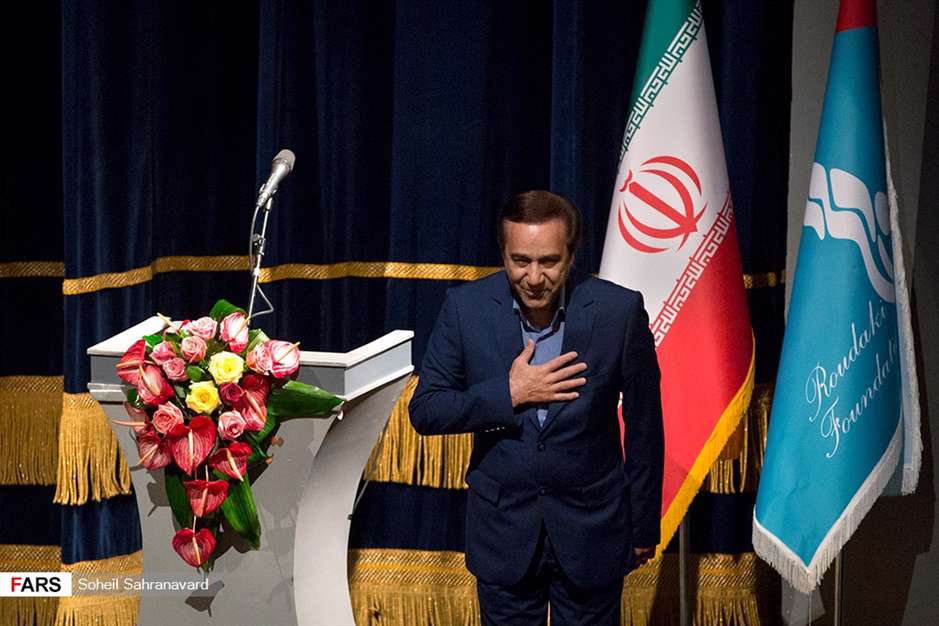 تجلیل از نوازندگان سازهای خاکی