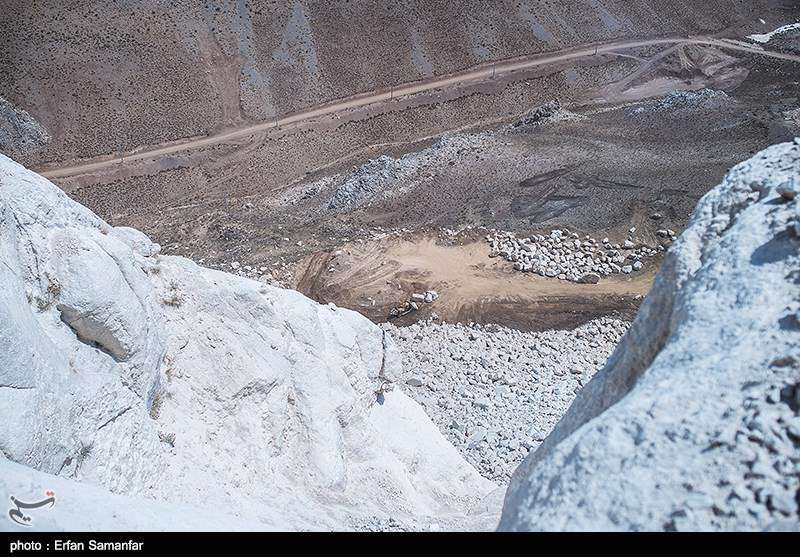 معدن سنگ مرمریت نی ریز 