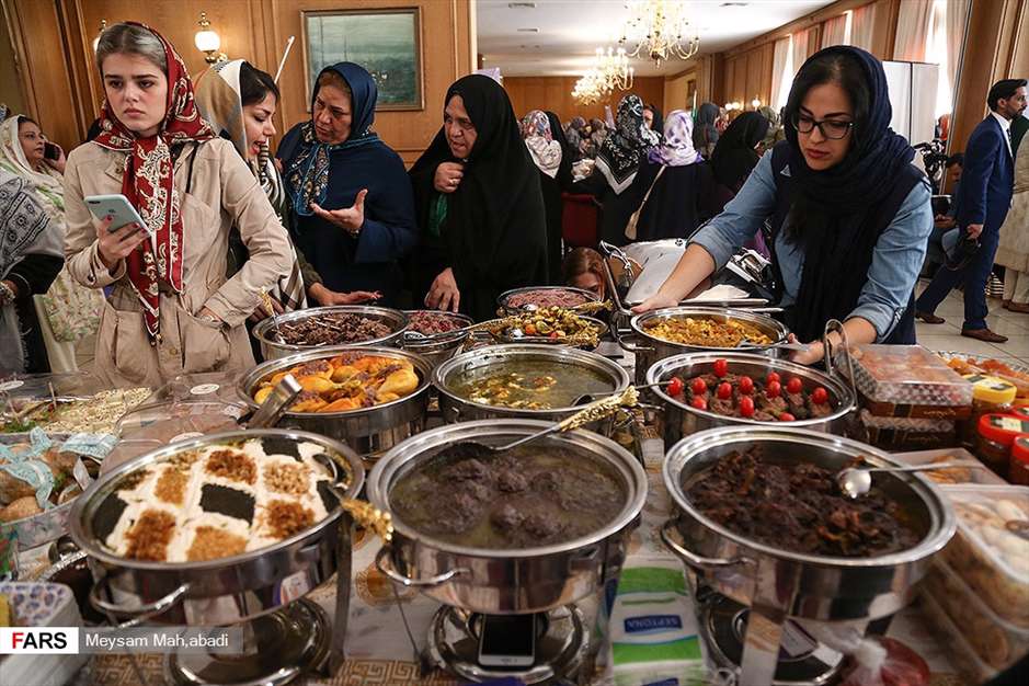 جشنواره غذا و صنایع دستی همسران دیپلمات‎ها