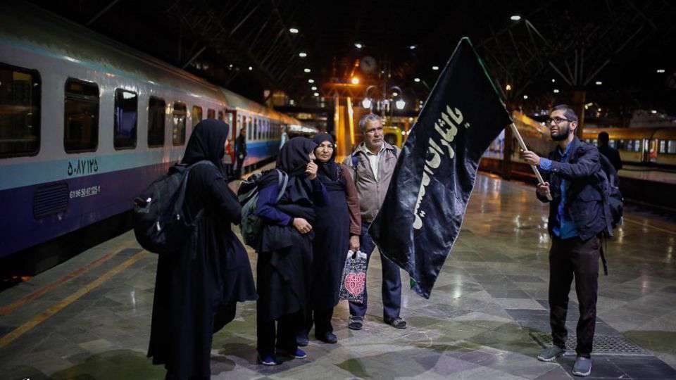  اعزام اولین گروه زائرین اربعین از راه آهن تهران 