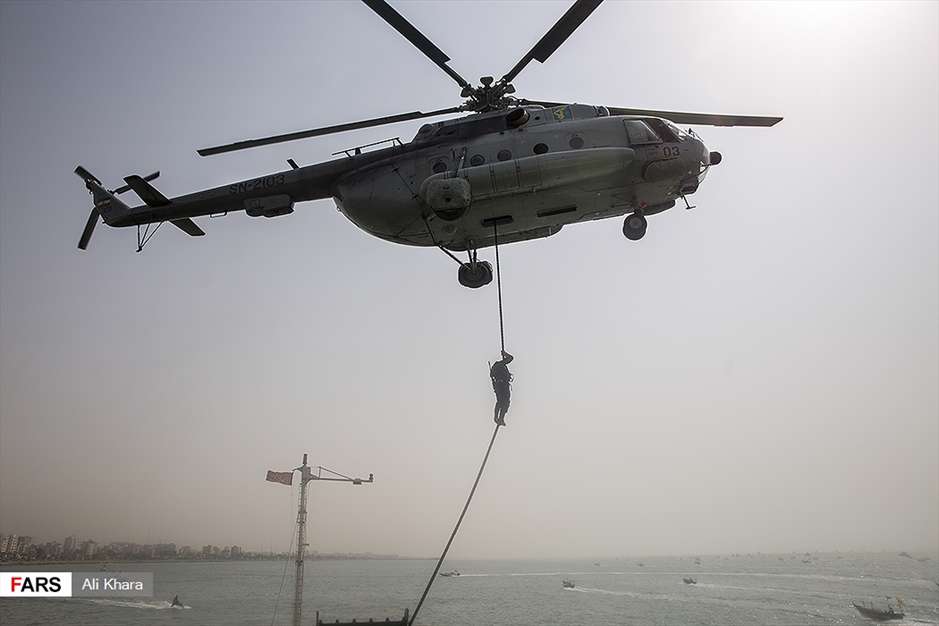 رژه بزرگ دریایی ارتش و سپاه در خلیج فارس