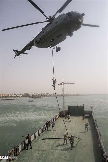 رژه بزرگ دریایی ارتش و سپاه در خلیج فارس