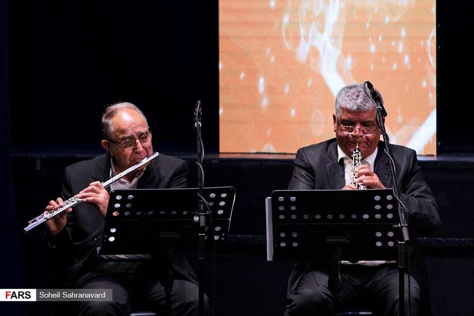 تجلیل از نوازندگان سازهای خاکی