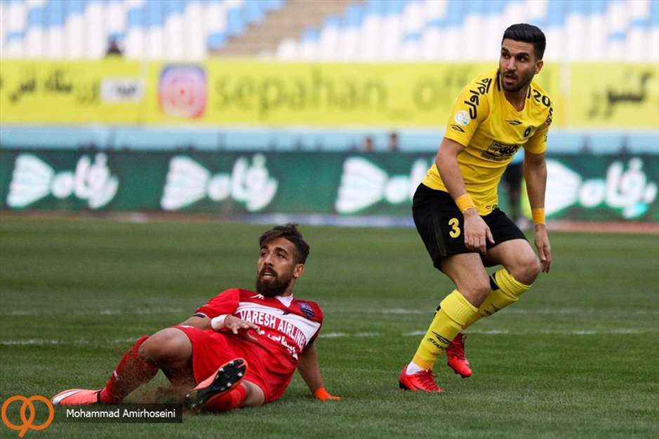  بازی فوتبال سپاهان و نساجی مازندران