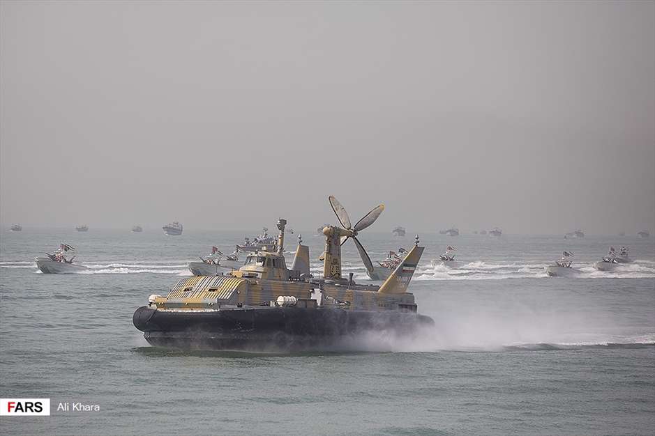 رژه بزرگ دریایی ارتش و سپاه در خلیج فارس