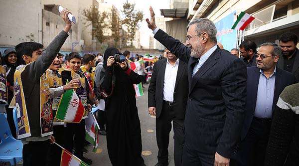 دانش آموزان با دشمنی های آمریکا علیه ملت ما آشنا شوند