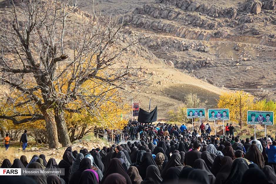 کاروان پیاده زائران مشهد مقدس