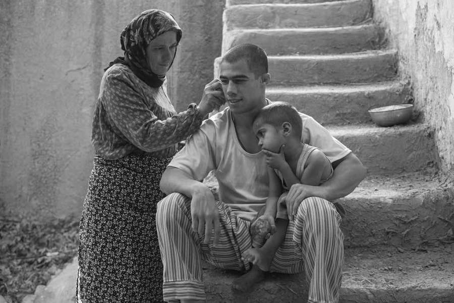 لکنت سینما در برابر جهان پهلوان لکنت سینما در برابر جهان پهلوان