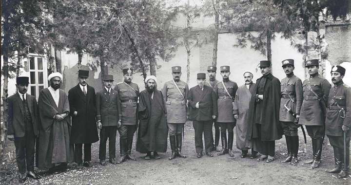 رضاخان مبدع سربازگیری به شیوه جدید رضاخان مبدع سربازگیری به شیوه جدید