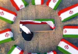 منافقین علی را جلوی چشمان پدرش ترور کردند منافقین علی را جلوی چشمان پدرش ترور کردند