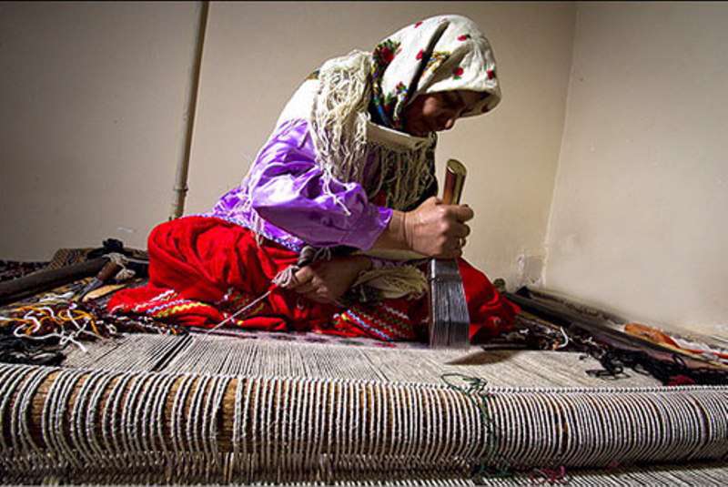گلیم بافی؛ نشاط بخش زنان و دختران روستا گلیم بافی؛ نشاط بخش زنان و دختران روستا