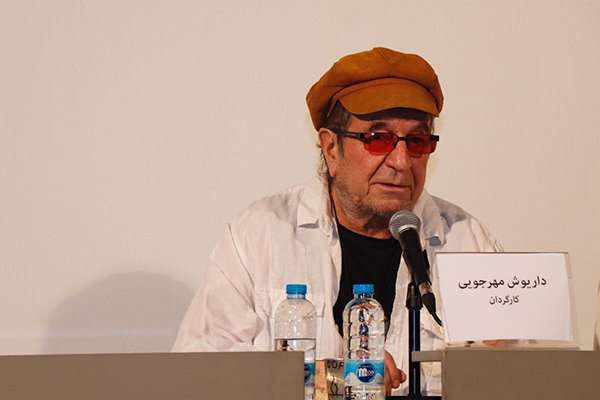 انتشار پنجاهوچهارمین چاپ «جهان هولوگرافیک» با ترجمه مهرجویی انتشار پنجاهوچهارمین چاپ «جهان هولوگرافیک» با ترجمه مهرجویی