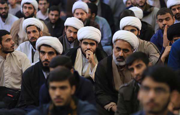کنار مظلومان ایستادهایم؛ از کارگران هفتتپه تا رزمندگان یمن! کنار مظلومان ایستادهایم؛ از کارگران هفتتپه تا رزمندگان یمن!