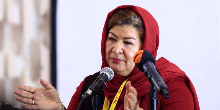 پوران درخشنده: گرمایی را که در سینما نیست، از تئاتر می گیرم پوران درخشنده: گرمایی را که در سینما نیست، از تئاتر می گیرم