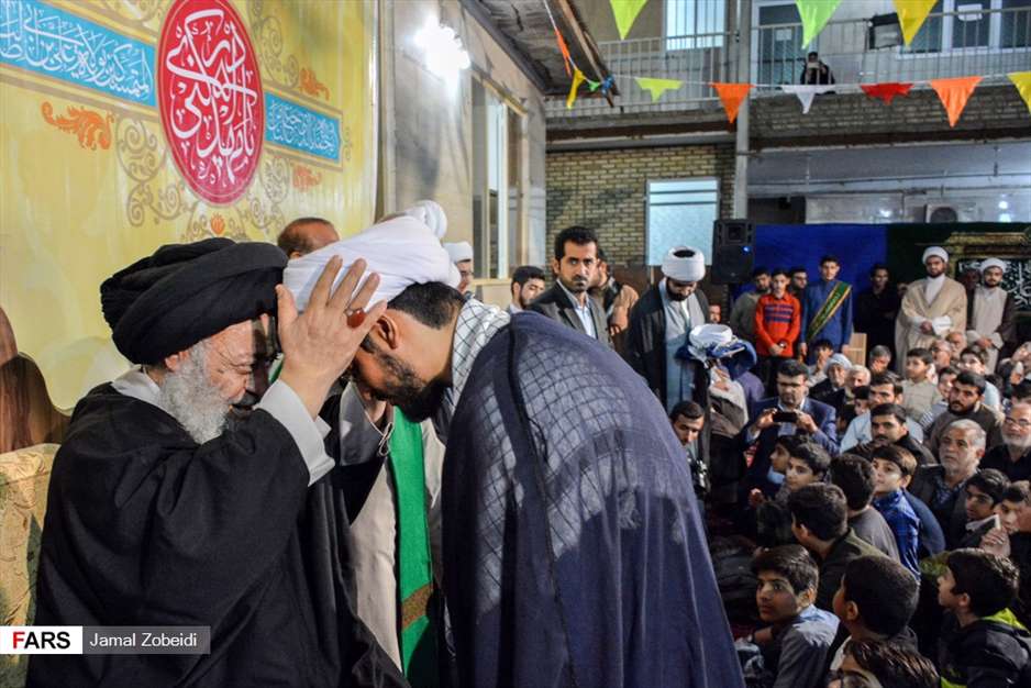 مراسم عمامه گذاری طلاب مدرسه علمیه امام خامنه‌ای اهواز