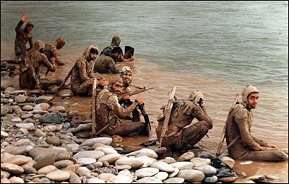 قولی که یک رزمنده در شب عملیات «والفجر۸» گرفت قولی که یک رزمنده در شب عملیات «والفجر۸» گرفت