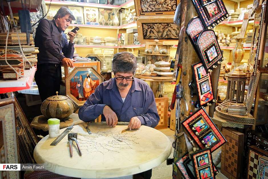 زندگی در جوار امامِ غزل