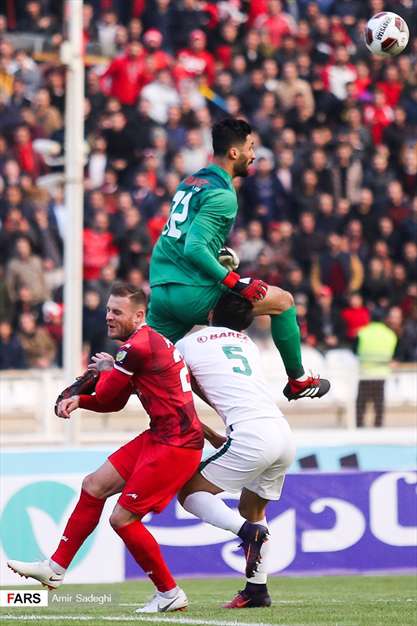 لیگ برتر فوتبال تراکتورسازی ۴ ـ ذوب آهن ۱