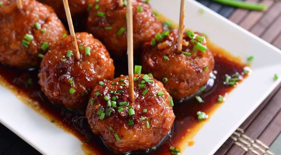 میت بال با سس گوجه فرنگی