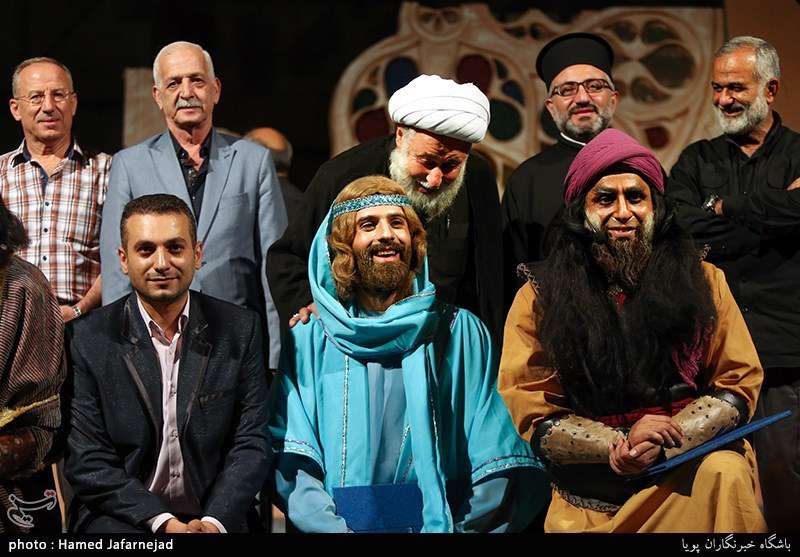 نمایش (خورشید از حلب طلوع می‌کند) 