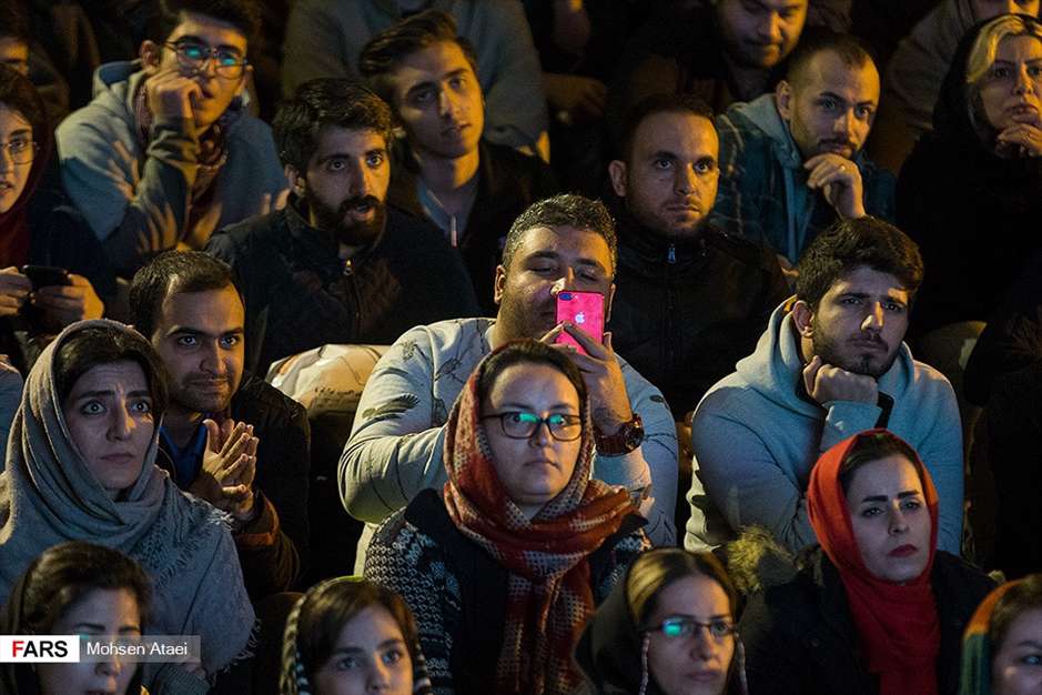 تماشای دیدار پرسپولیس و کاشیما در پارک لاله