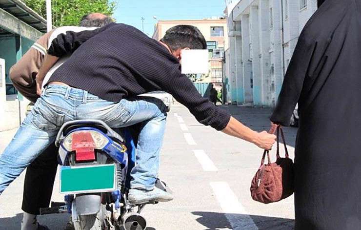 سرقت از صحنه تصادف چه مجازاتی دارد؟ سرقت از صحنه تصادف چه مجازاتی دارد؟