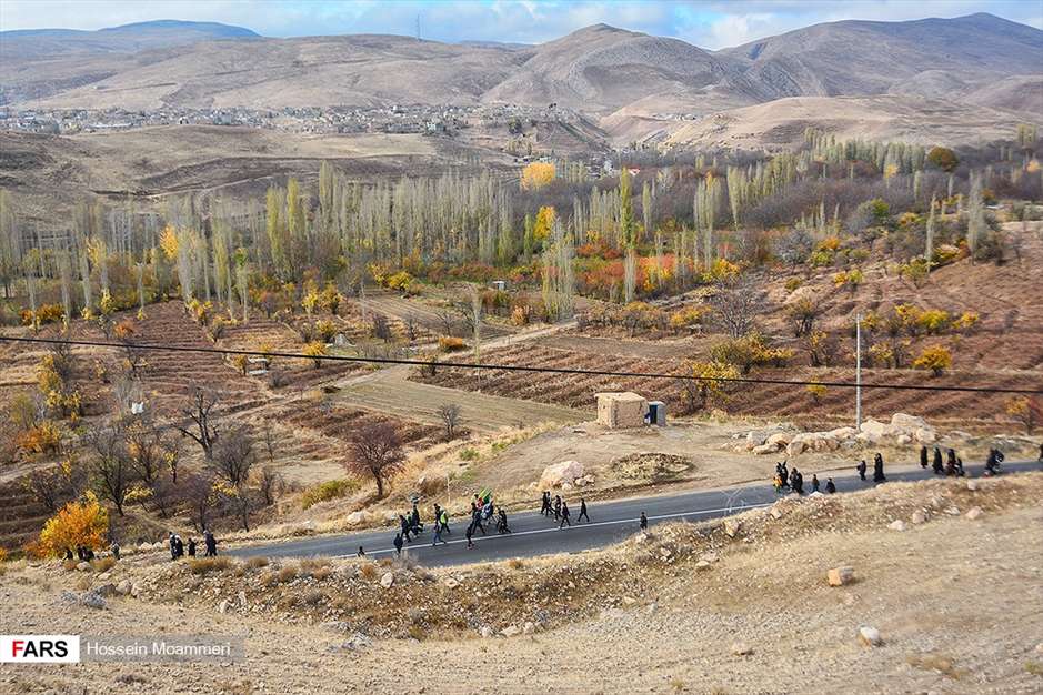 کاروان پیاده زائران مشهد مقدس