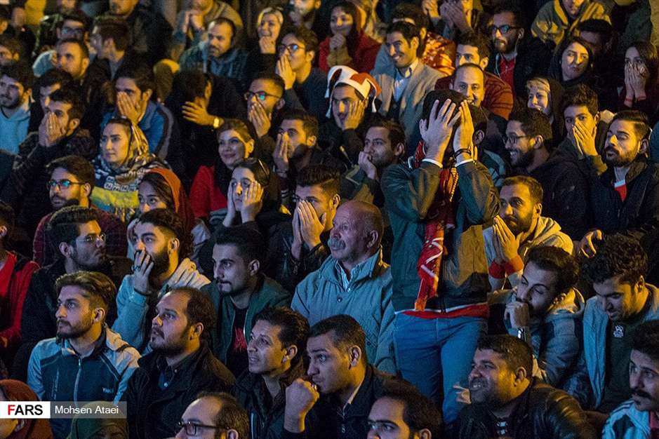 تماشای دیدار پرسپولیس و کاشیما در پارک لاله