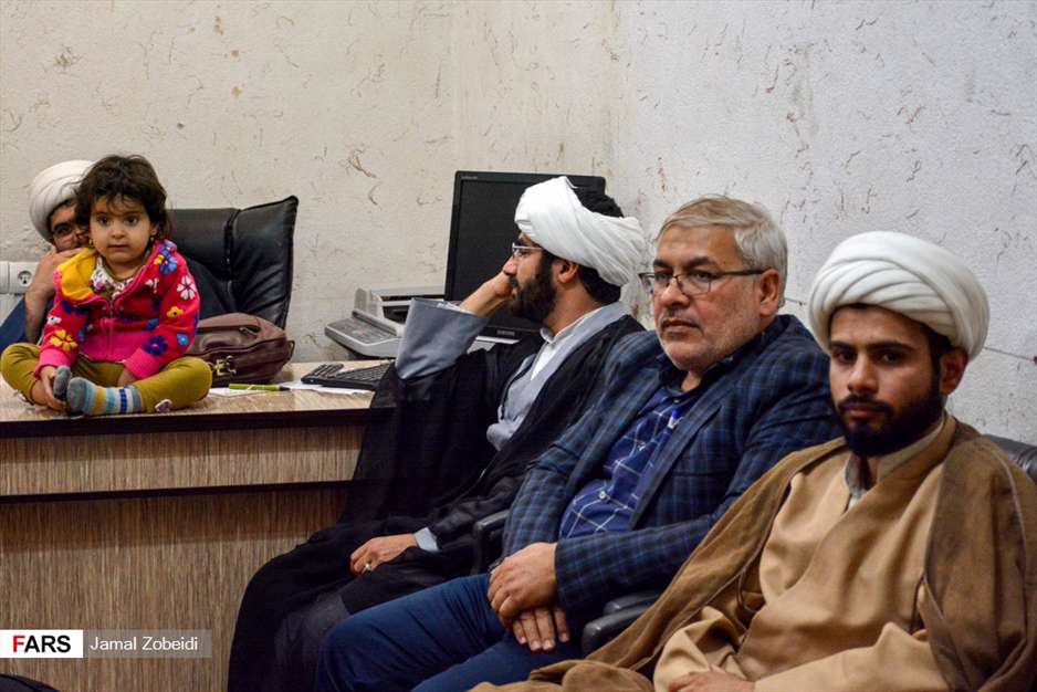 مراسم عمامه گذاری طلاب مدرسه علمیه امام خامنه‌ای اهواز