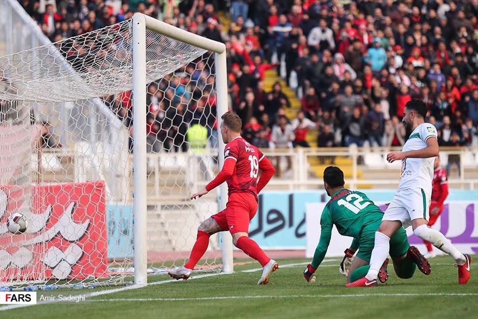 لیگ برتر فوتبال تراکتورسازی ۴ ـ ذوب آهن ۱