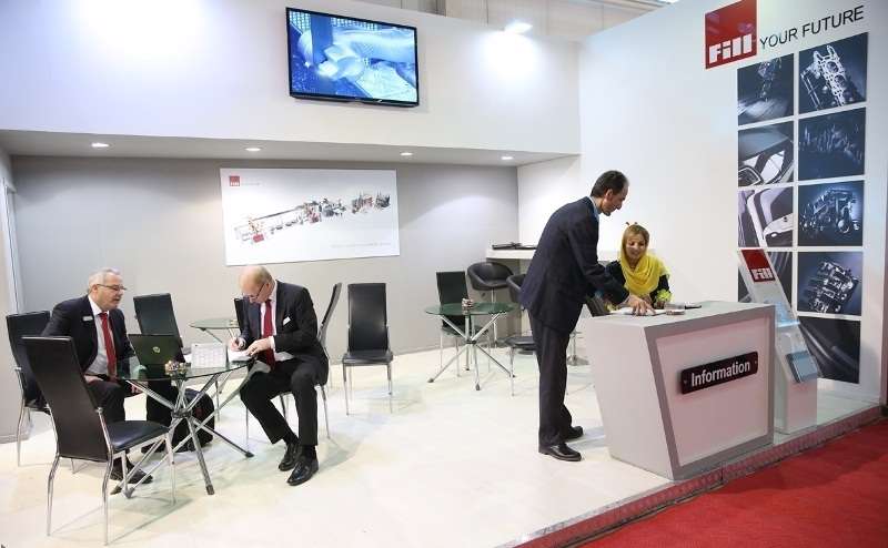 بازار خودروی ایران را آسان ترک نمی کنیم بازار خودروی ایران را آسان ترک نمی کنیم