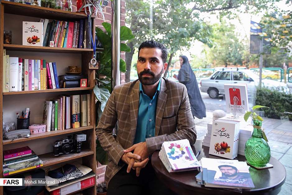 جشن امضا کتاب «یادت باشد»