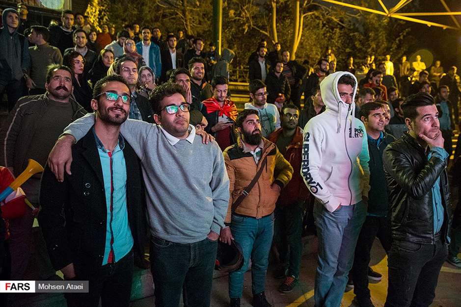 تماشای دیدار پرسپولیس و کاشیما در پارک لاله