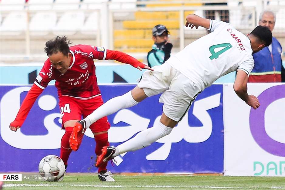 لیگ برتر فوتبال تراکتورسازی ۴ ـ ذوب آهن ۱