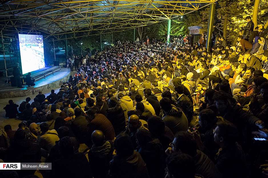 تماشای دیدار پرسپولیس و کاشیما در پارک لاله