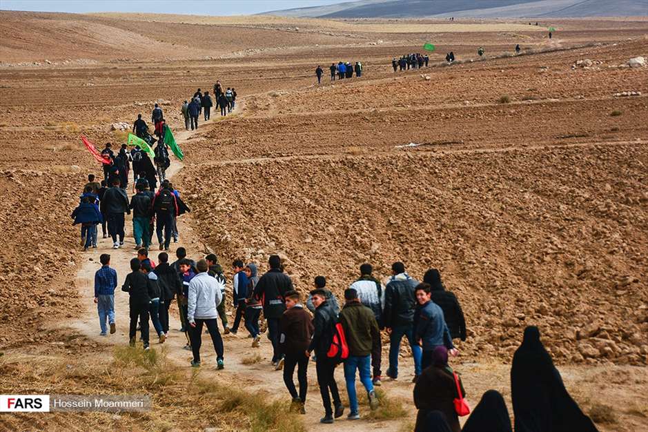 کاروان پیاده زائران مشهد مقدس