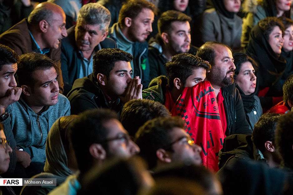 تماشای دیدار پرسپولیس و کاشیما در پارک لاله