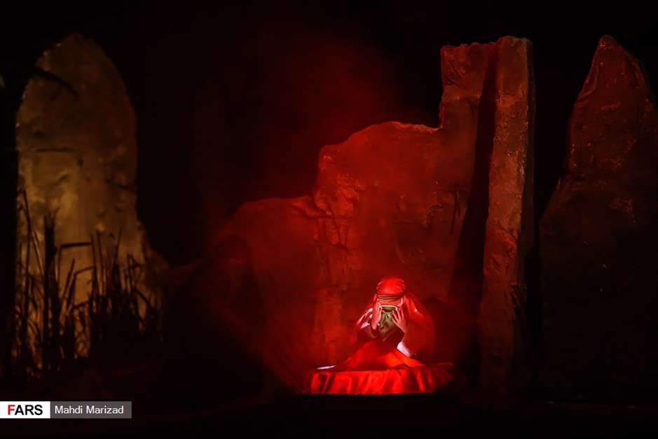 نمایش بزرگ «تنهاتر از مسیح»