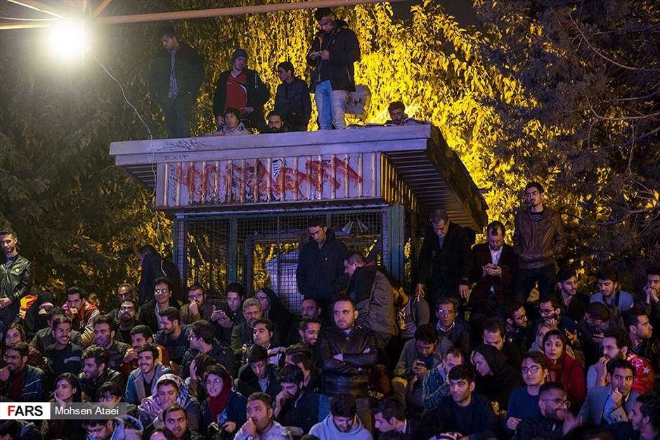 تماشای دیدار پرسپولیس و کاشیما در پارک لاله