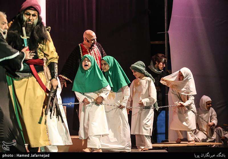 نمایش (خورشید از حلب طلوع می‌کند) 