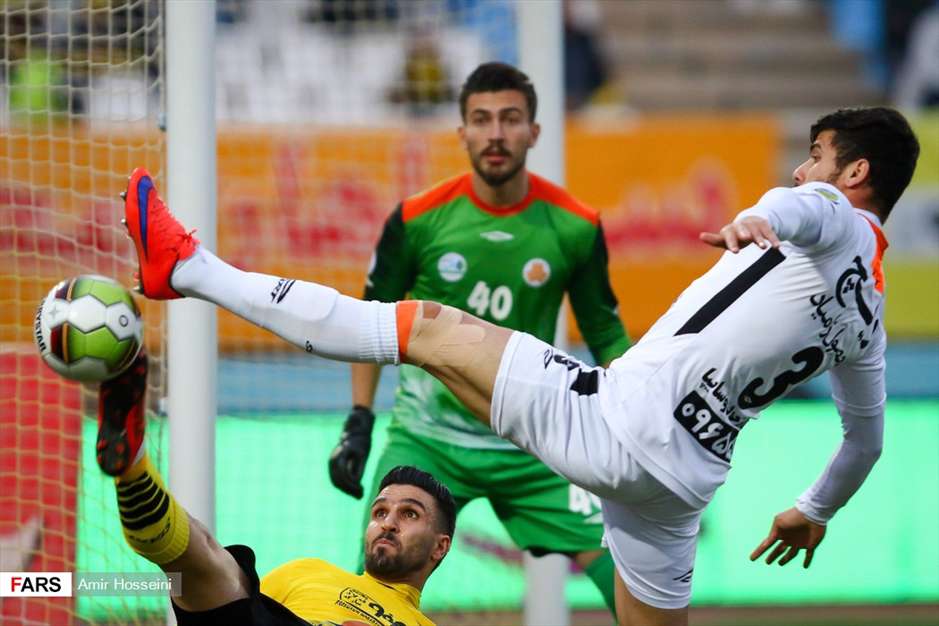 لیگ برترفوتبال سپاهان ۳ ـ سایپا ۰