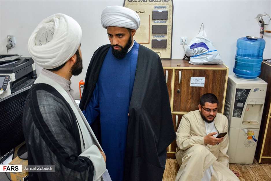 مراسم عمامه گذاری طلاب مدرسه علمیه امام خامنه‌ای اهواز