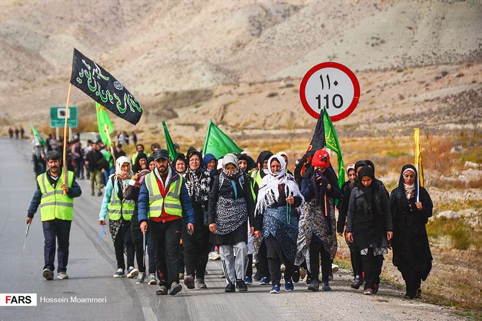 کاروان پیاده زائران مشهد مقدس